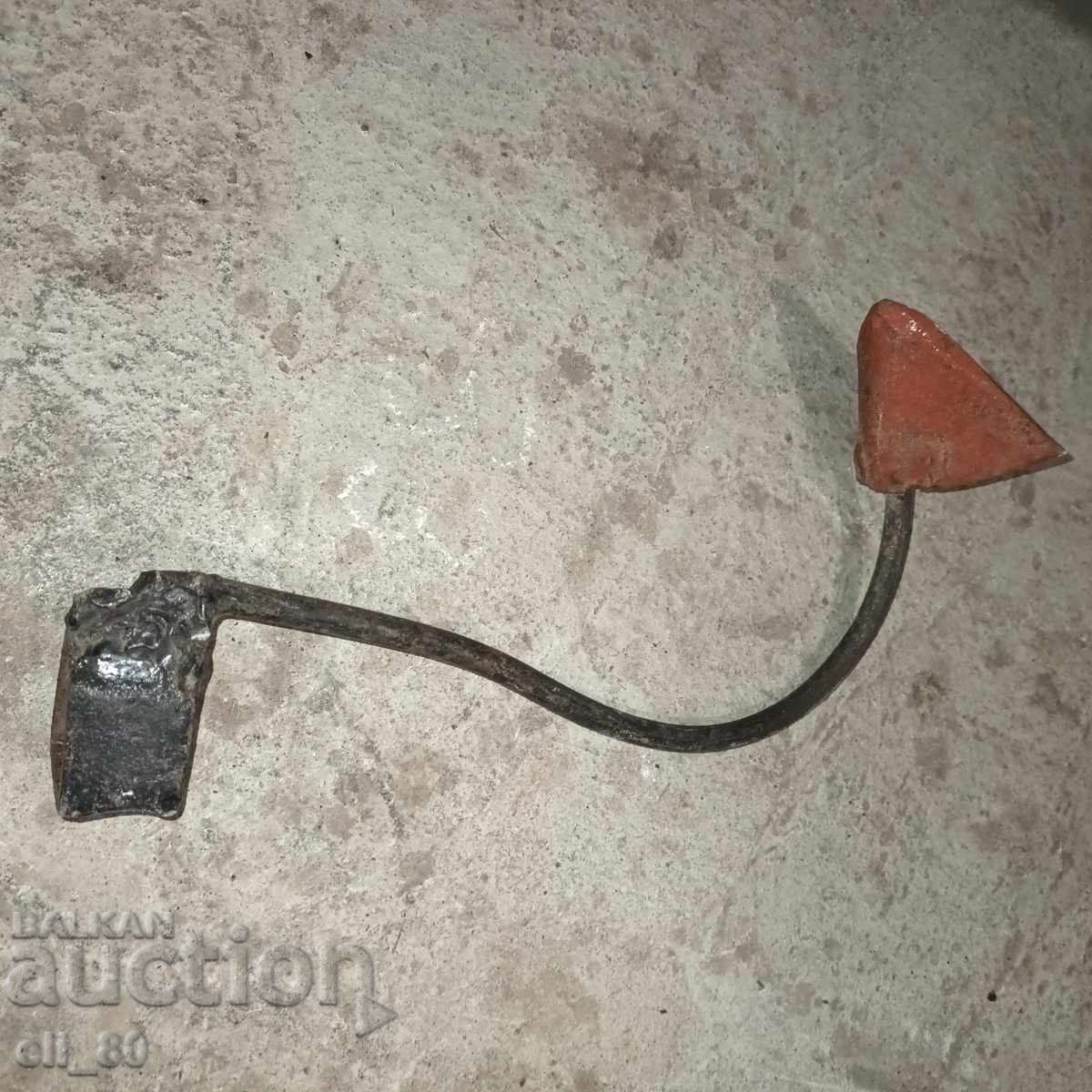 Garden tool "duck foot" with price € 2.00 | 3.91 BGN Garden tool "duck foot" with price € 2.00 | 3.91 BGN