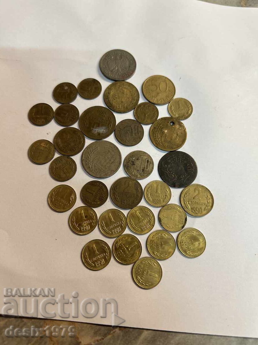 Lot of 32 old coins Lot of 32 old coins