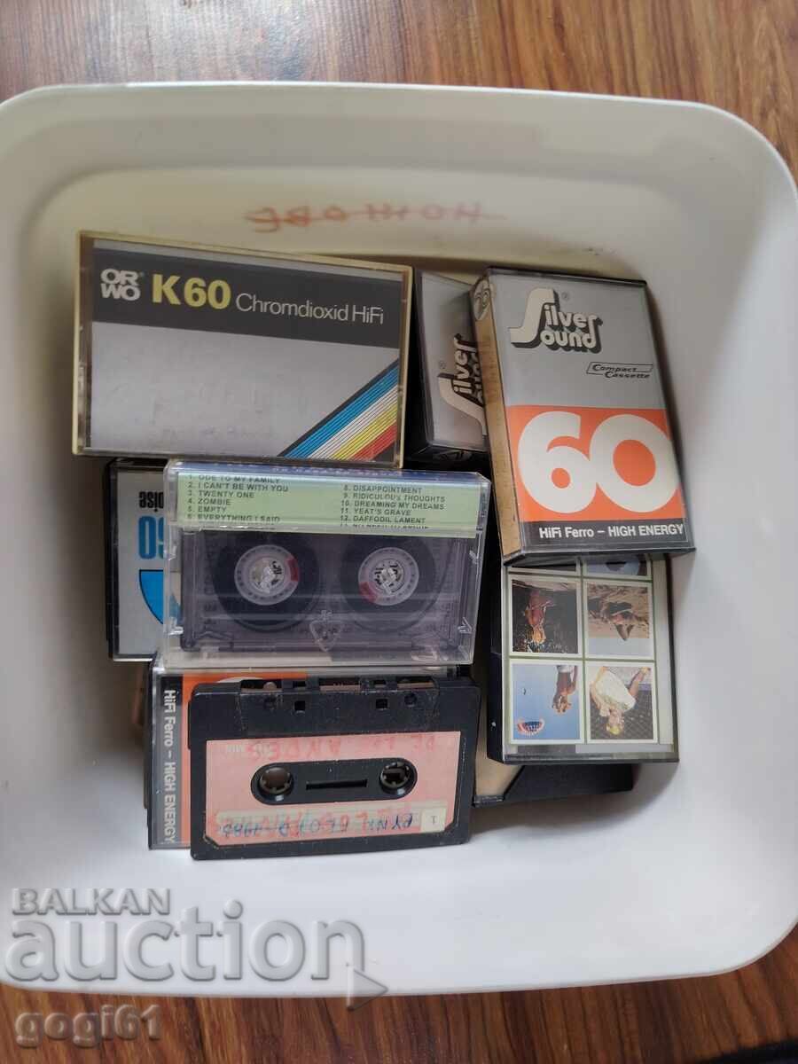 27 buc. Casetă cu muzică și altele - 6