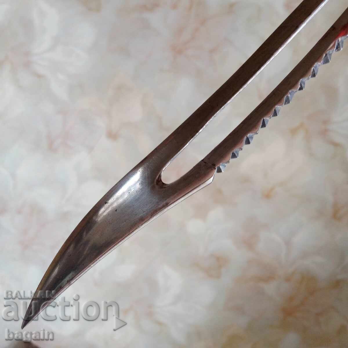 Cuțite zimțate, Bowie, germane și spaniole cu preț € 150.00 | 293.37 BGN