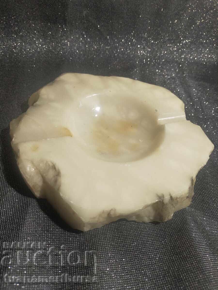 Suport de țigară, realizat din diferite tipuri de piatră