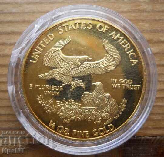 Pozlatena moneta - plaket s dizaĭn na amerikanski orel Pozlatena moneta - plaket s dizaĭn na amerikanski orel