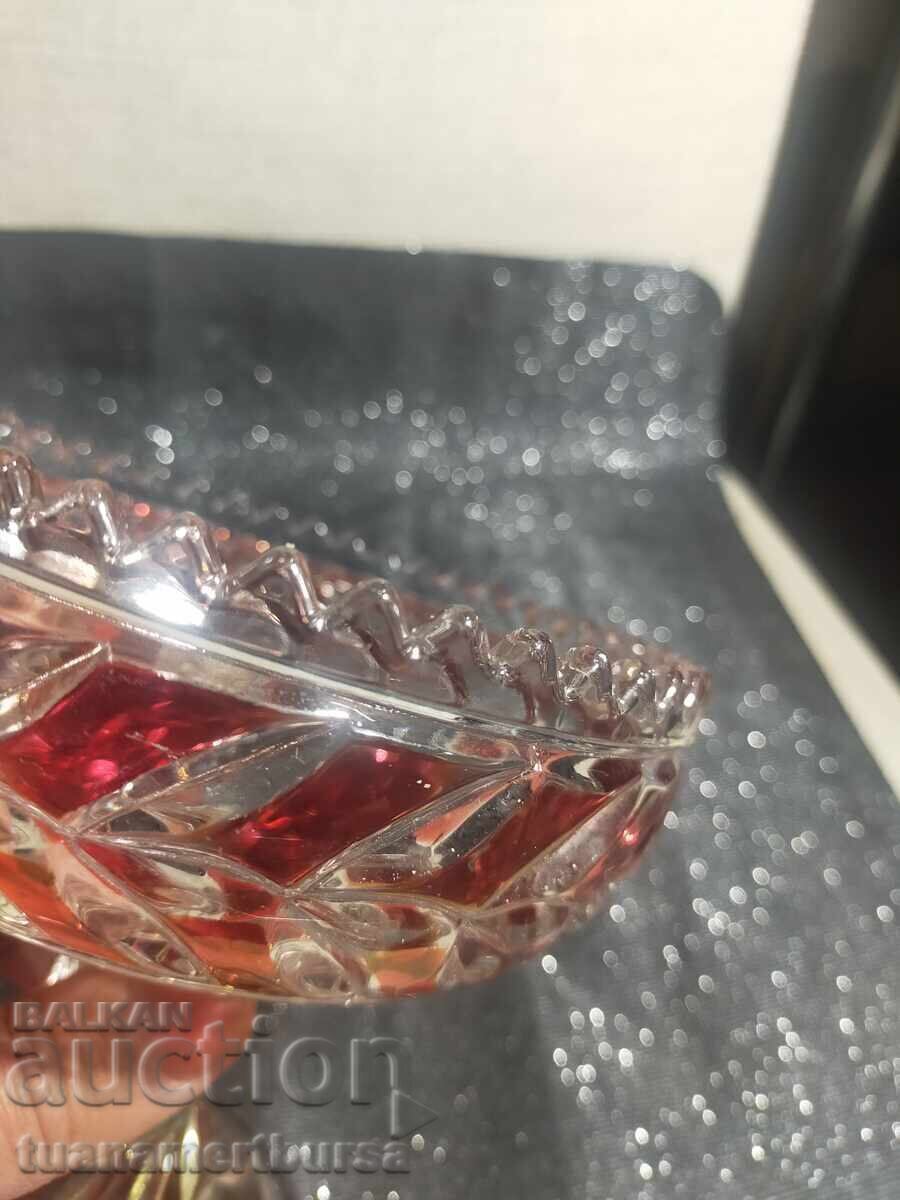 Bol de sticlă colorat cu preț € 15.00 | 29.34 BGN