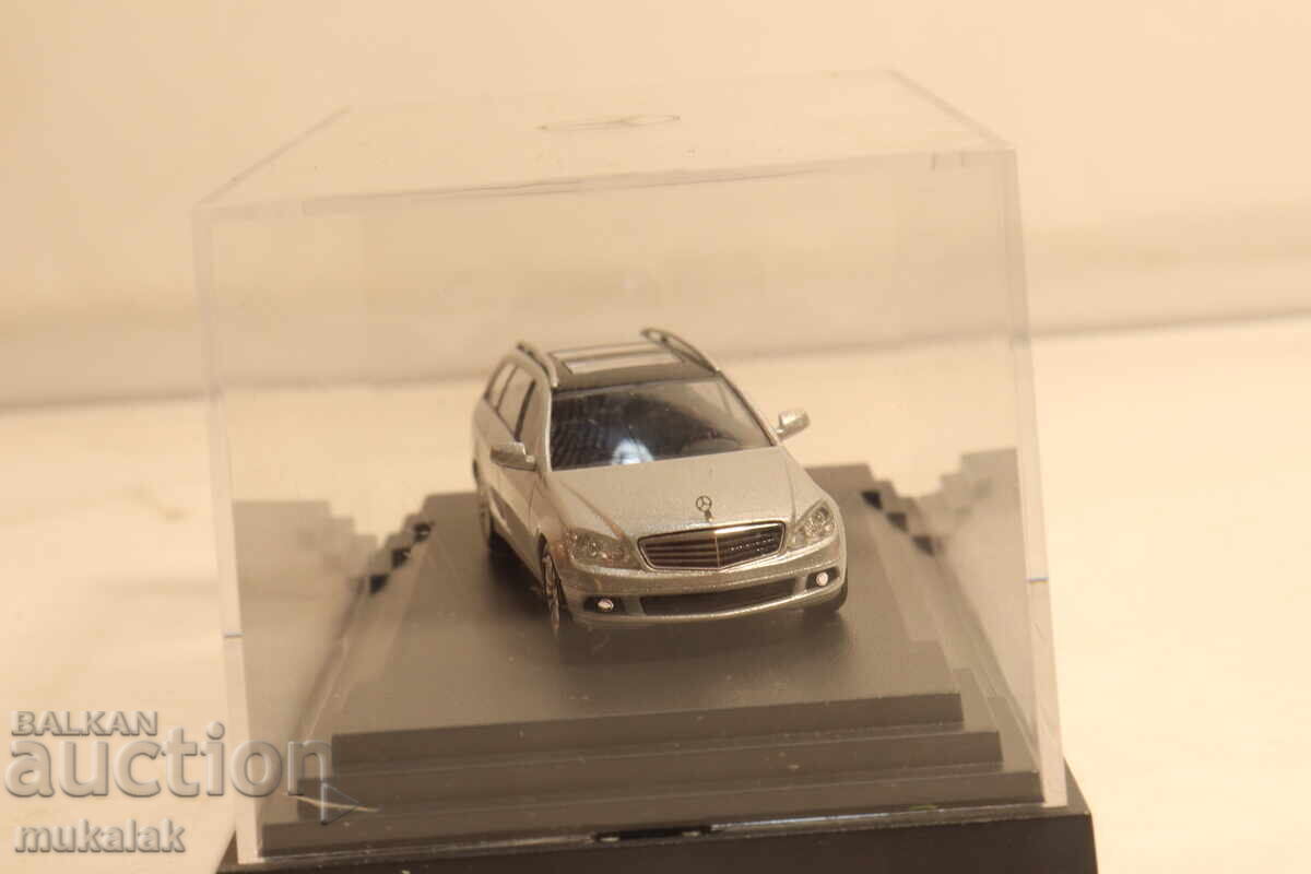 Livrarea BUSCH H0 1/87 MERCEDES BENZ Clasa C MODEL MAȘINUȚĂ