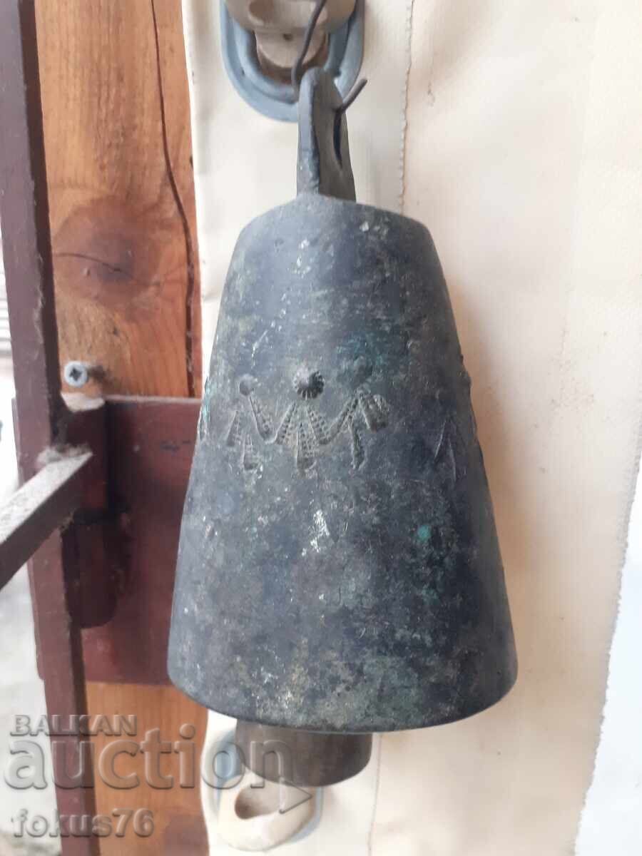 Star mare autentic clopot de vacă din Nevrokop cu preț € 1100.00 | 2151.41 BGN Star mare autentic clopot de vacă din Nevrokop cu preț € 1100.00 | 2151.41 BGN