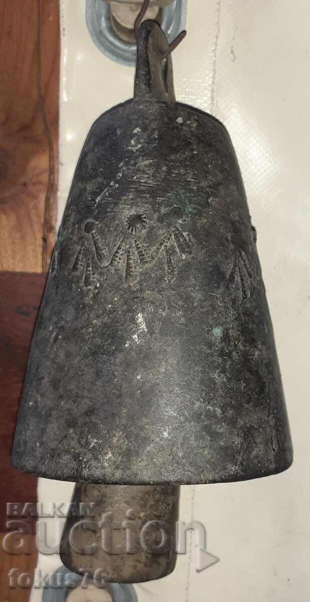 Star mare autentic clopot de vacă din Nevrokop Star mare autentic clopot de vacă din Nevrokop