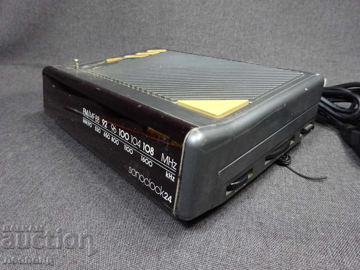 BZTS ΣΤΑΡ ΡΕΤΡΟ ΤΡΑΝΖΙΣΤΟΡ ΡΑΔΙΟ ΡΟΛΟΪ GRUNDIG SONOCLOCK με τιμή € 0.01 | 0.02 BGN