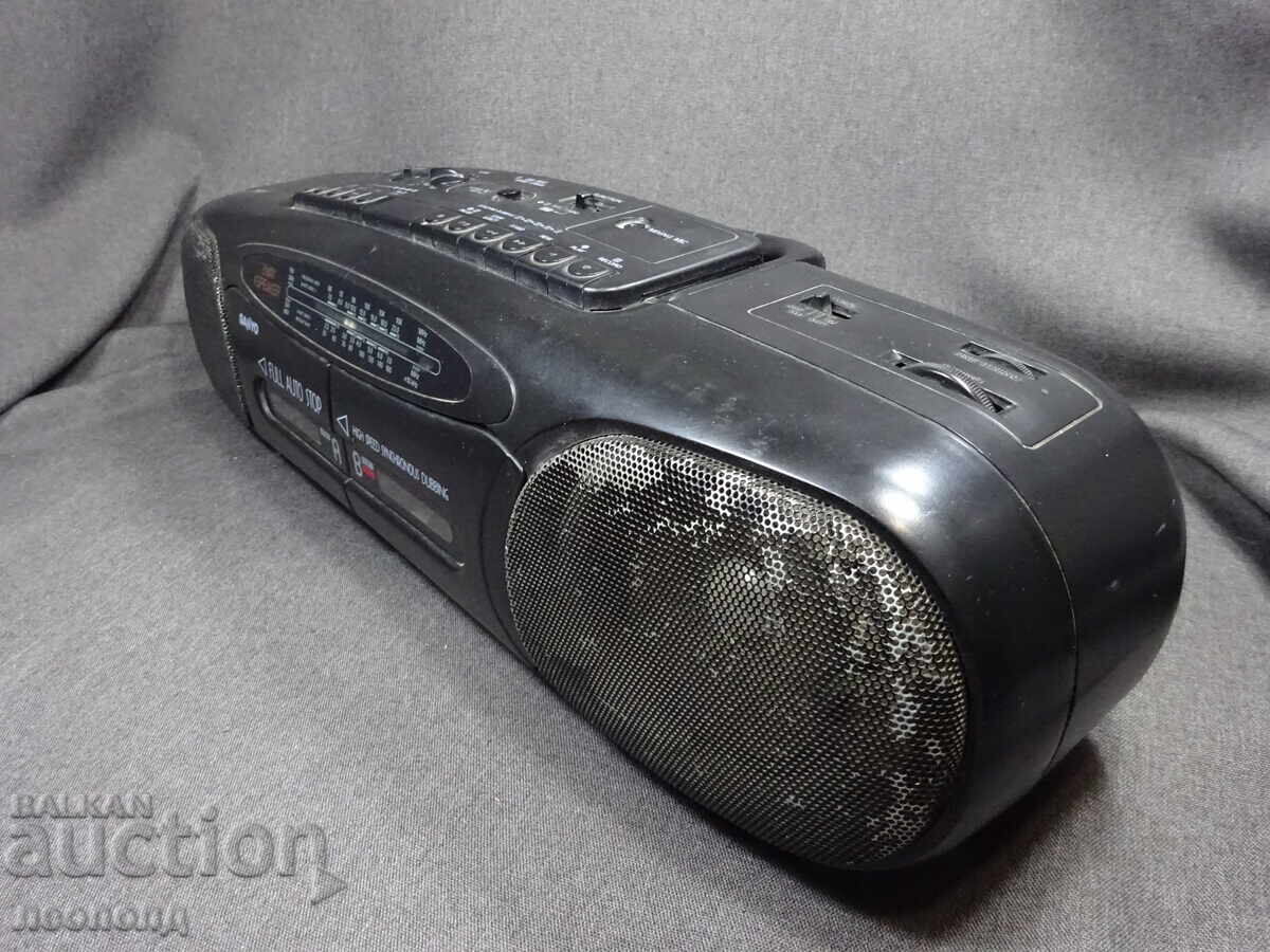 BZC VECHI RETRO TRANZISTOR RADIO CASSETĂ PLAYER SANYO cu preț € 0.01 | 0.02 BGN BZC VECHI RETRO TRANZISTOR RADIO CASSETĂ PLAYER SANYO cu preț € 0.01 | 0.02 BGN