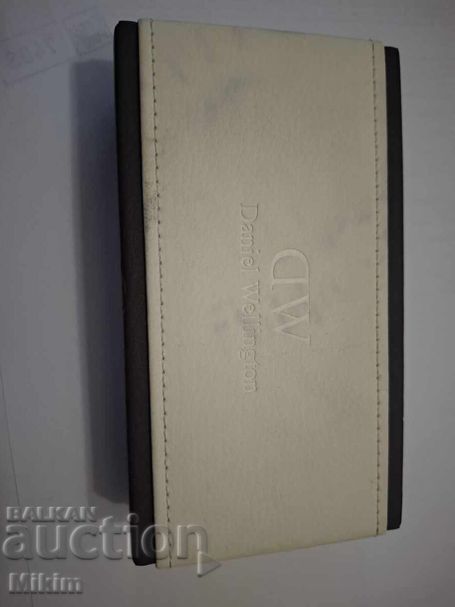 Ceas DW Daniel Wellington cu preț € 0.01 | 0.02 BGN