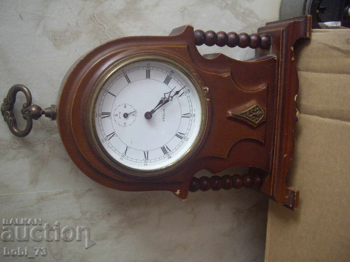 Стар будилник. Стар будилник.