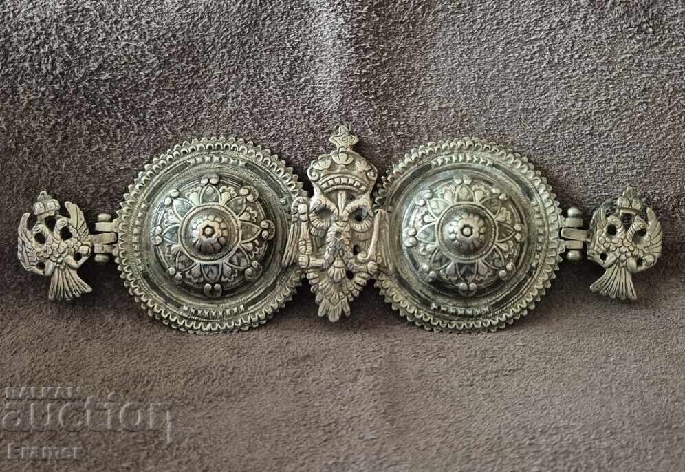 Αναγεννησιακές ασημένιες πόρπες με νιέλο, Αιγαιομακεδονία