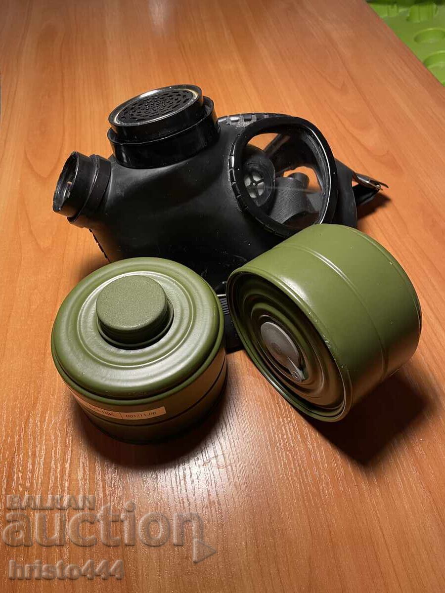 Delivery of Gas mask with TWO filters Pg-1