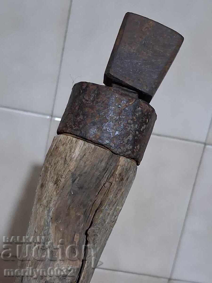 Αρχαίο αμόνι για κόψιμο δρεπανιού με τιμή € 29.95 | 58.58 BGN