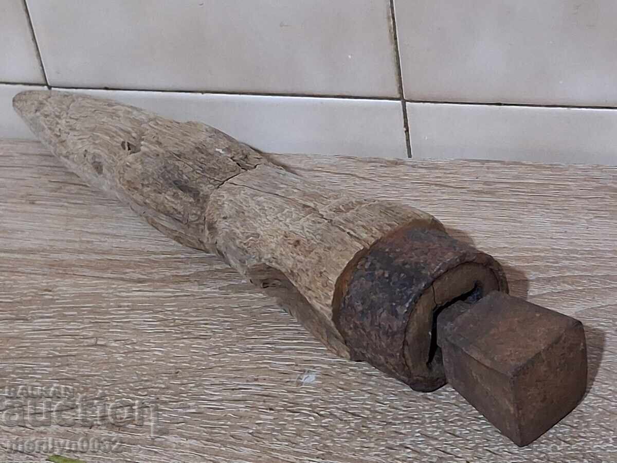 Δημοπρασία Αρχαίο αμόνι για κόψιμο δρεπανιού