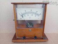 Nastolen voltmetŭr, model 1957 g., Uchtekhprom