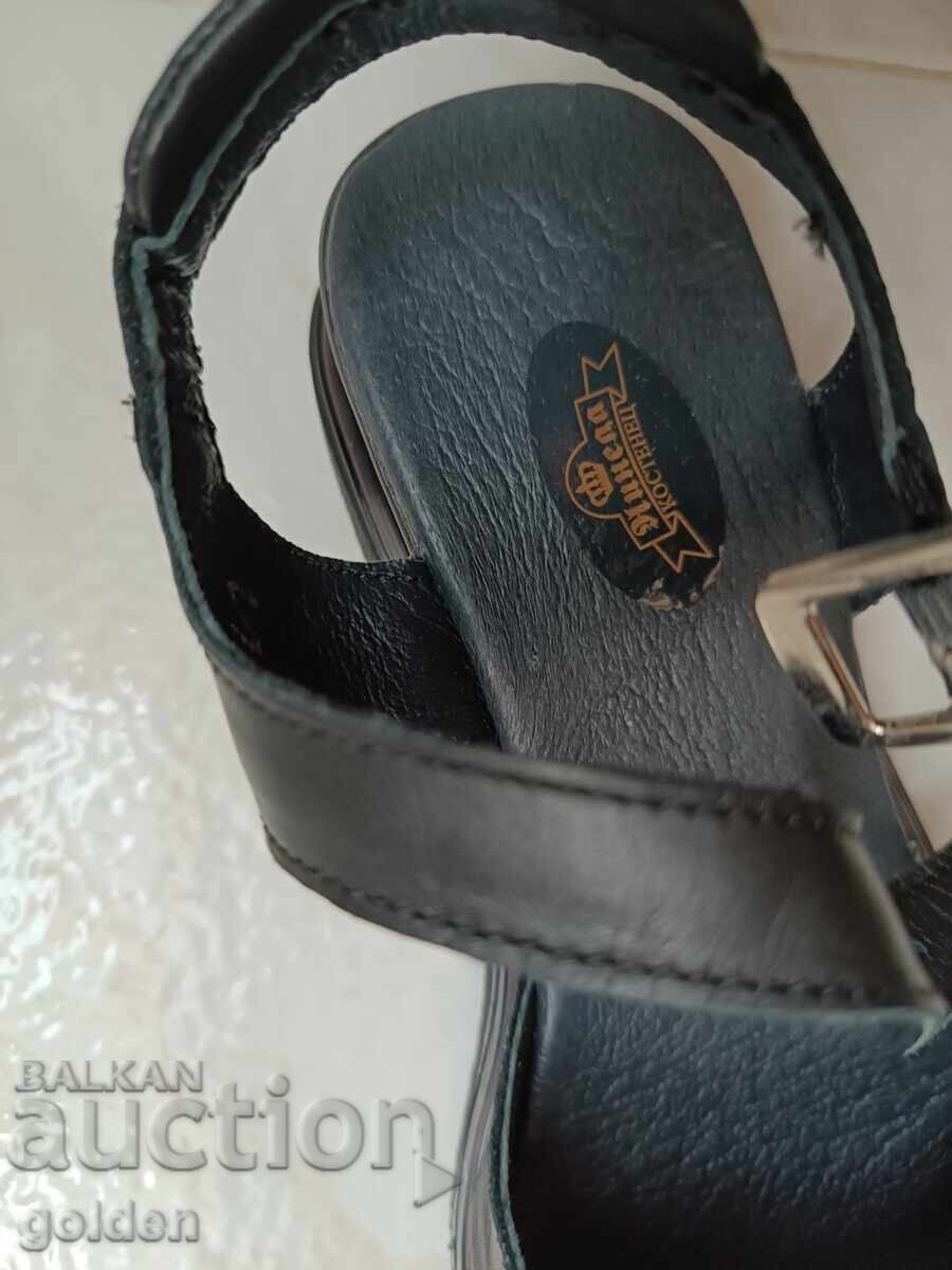 Παράδοση Γυναικεία σανδάλια Νο 36