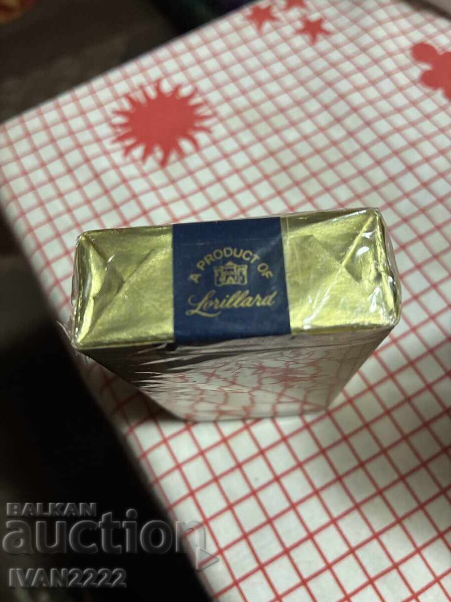 Livrarea Vând pachet de țigări Kent