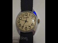 Часовник Raketa