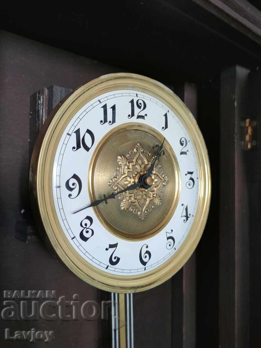 Παράδοση Επιτοίχιο ρολόι με εκκρεμές (νέο ρετρό στυλ) Β.Ζ.Γ Παράδοση Επιτοίχιο ρολόι με εκκρεμές (νέο ρετρό στυλ) Β.Ζ.Γ