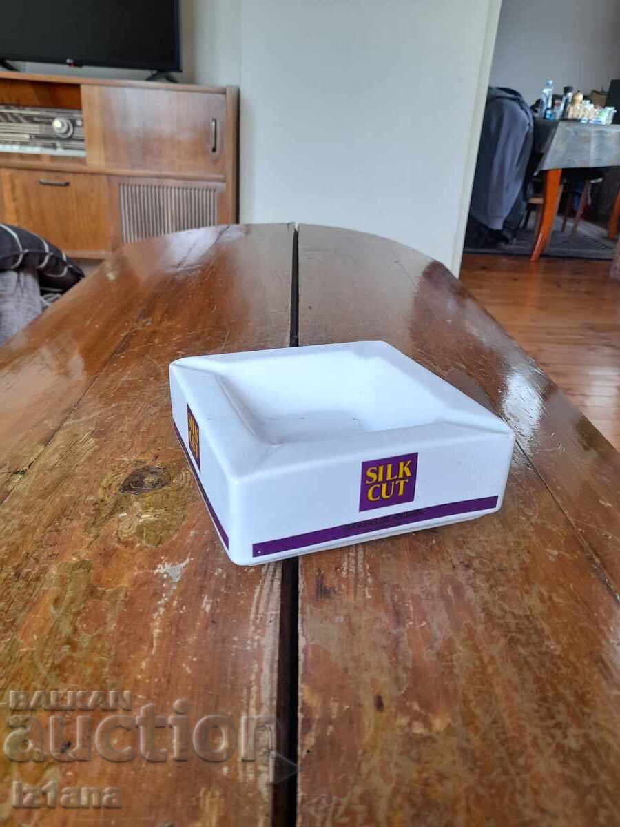 Στάρ τασάκι Silk Cut με τιμή € 21.00 | 41.07 BGN Στάρ τασάκι Silk Cut με τιμή € 21.00 | 41.07 BGN