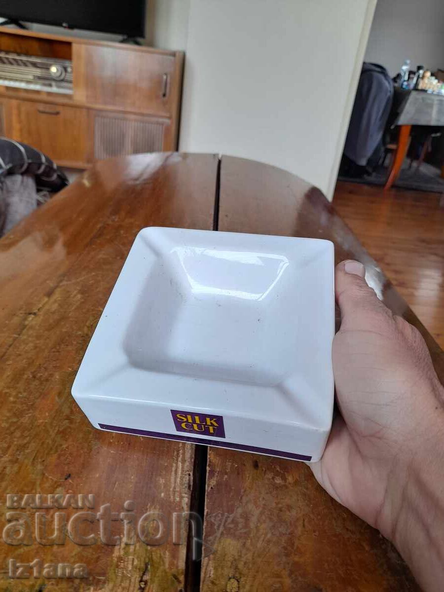 Δημοπρασία Στάρ τασάκι Silk Cut Δημοπρασία Στάρ τασάκι Silk Cut