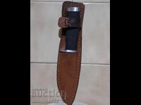 Cuțit turistic cu teacă