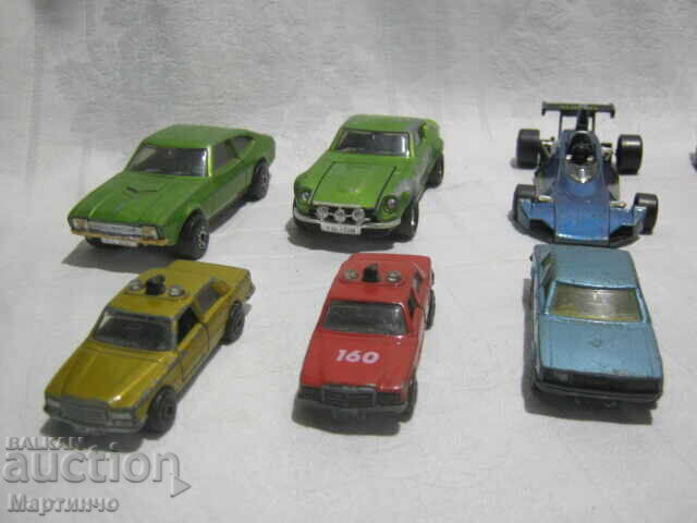 Licitație Colecție 12 modele vechi de mașinuțe bulgărești Matchbox