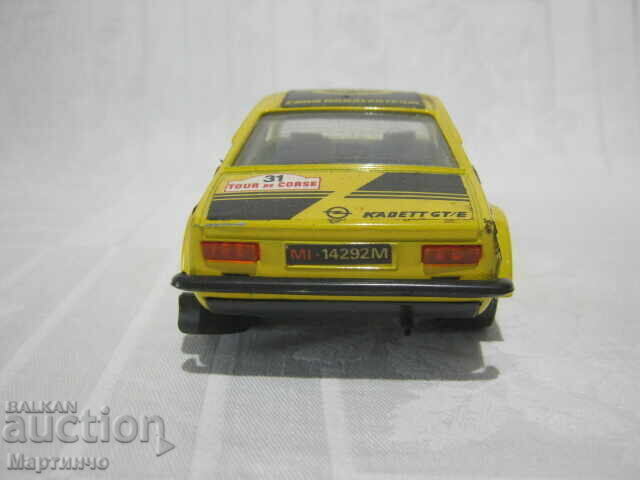 Доставка на Стар модел количка Opel Kadet GT/E Rally 1/24 Burago