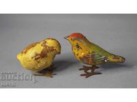 2 Vechi figurine mecanice de jucărie pui