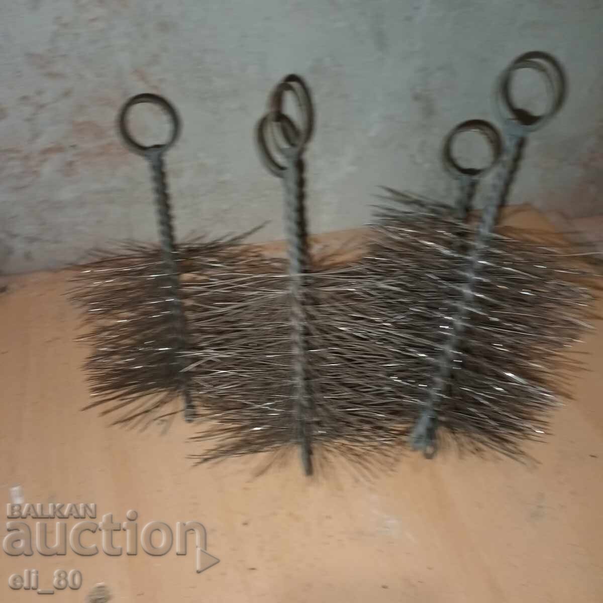 New chimney cleaning brushes. 5 pieces - 6