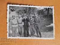 Militar și civil în aer liber