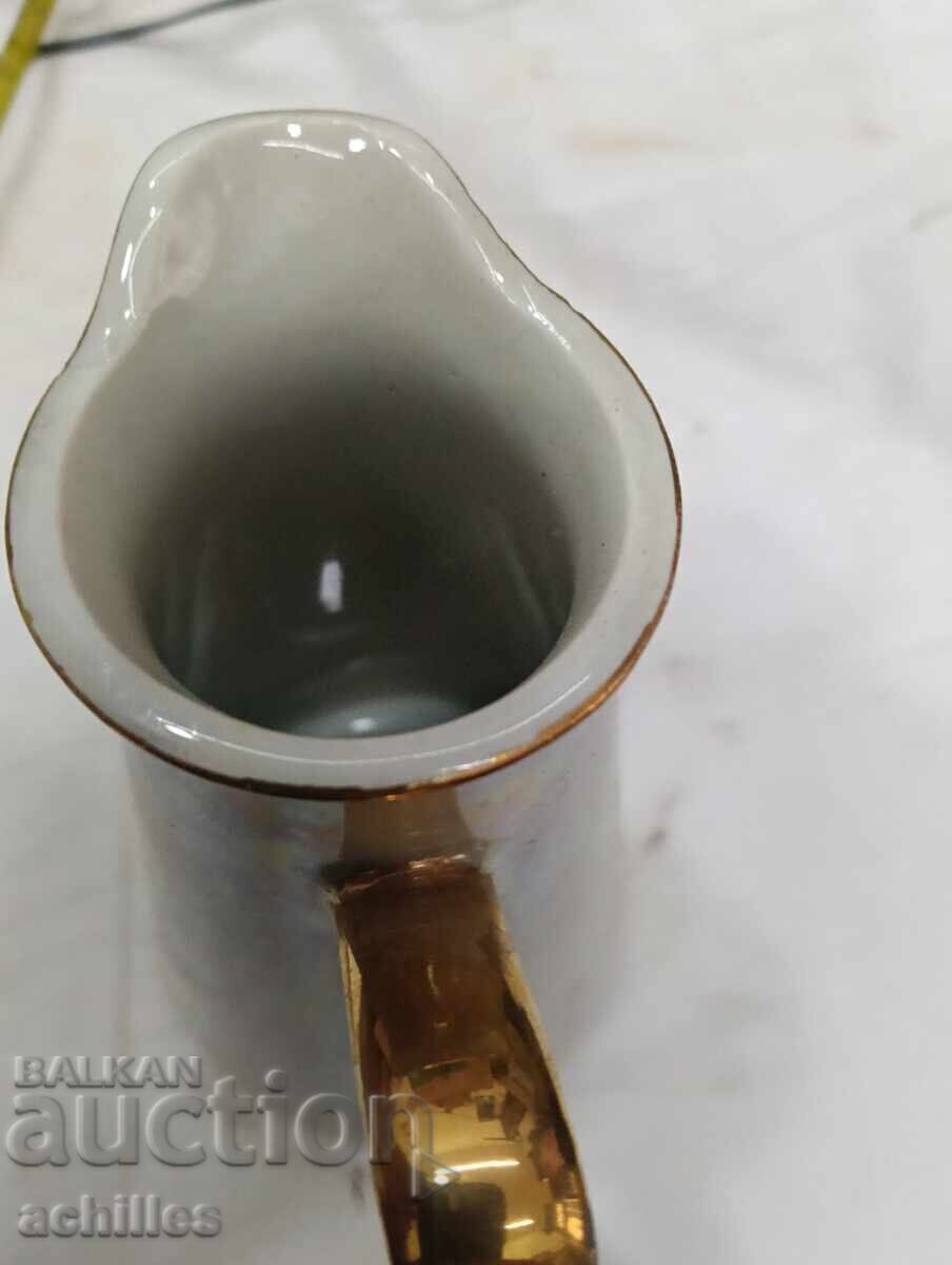 Βουλγαρικό πορσελάνινο κανάτι ΣΙΠ με τιμή € 5.00 | 9.78 BGN