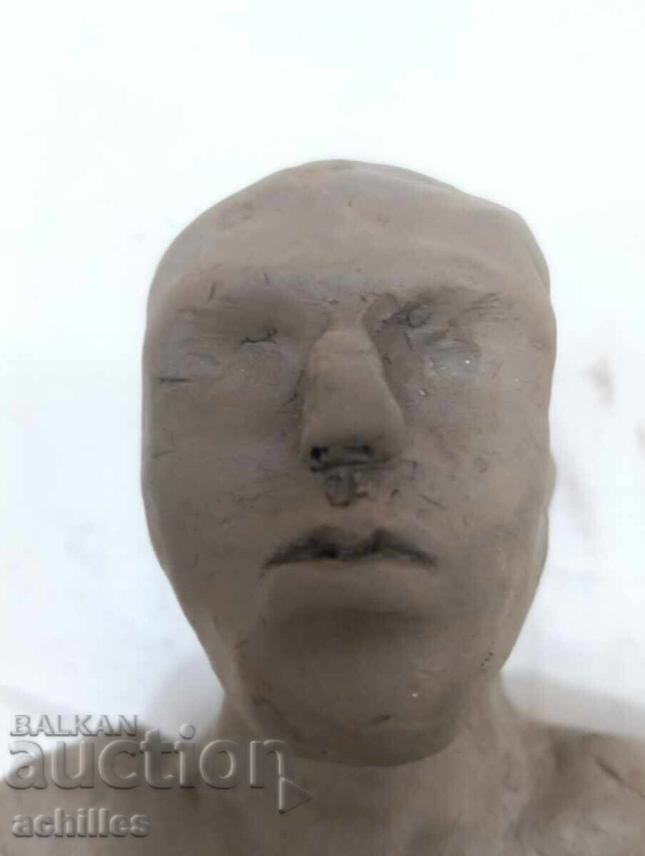 Auction  Ceramic bust