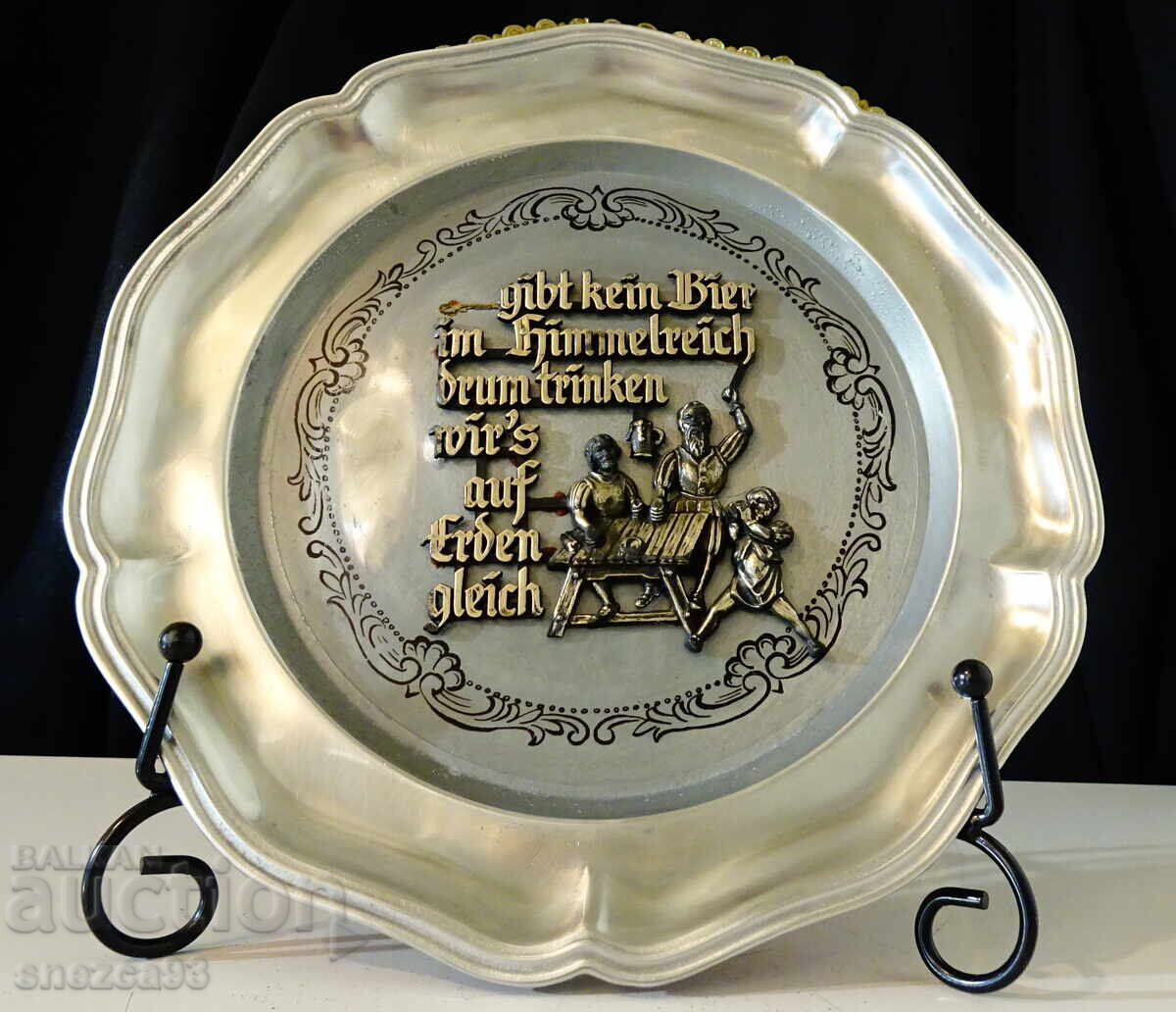 Καλαίσθητη πιατέλα "Δεν υπάρχει μπύρα στον παράδεισο, πίνουμε στη γη."