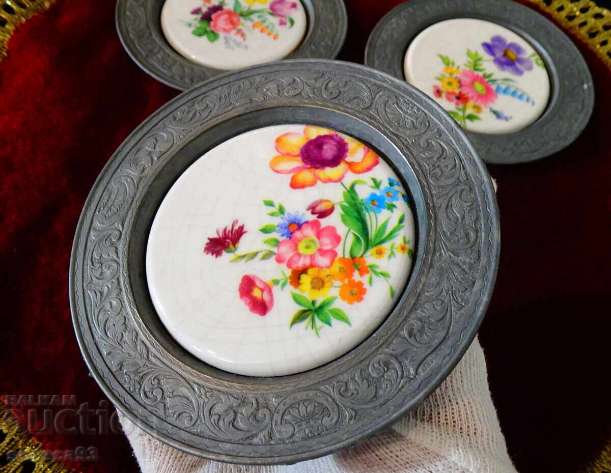 Калаена чиния,пано с пъстри цветя,релеф. с цена € 16.50 | 32.27 лв. Калаена чиния,пано с пъстри цветя,релеф. с цена € 16.50 | 32.27 лв.