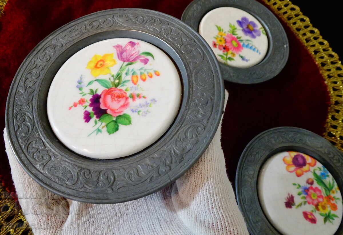 Аукцион Калаена чиния,пано с пъстри цветя,релеф. Аукцион Калаена чиния,пано с пъстри цветя,релеф.