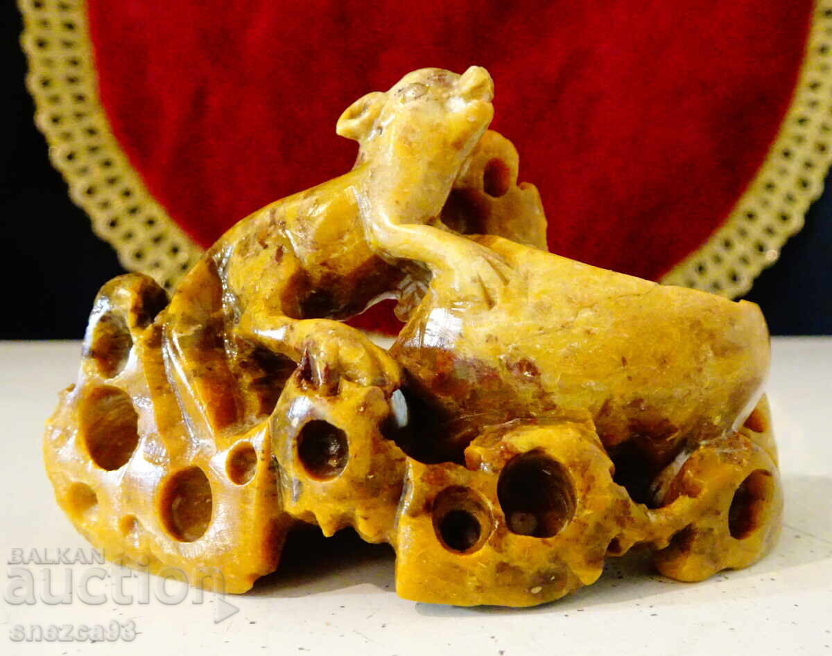 Мастилница от сапунен камък с прасенце.