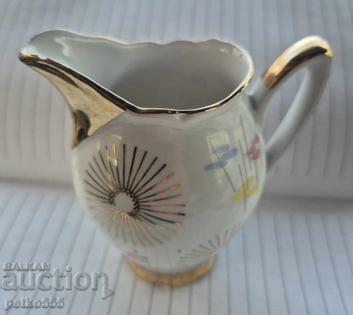 Доставка на СТАРА ПОРЦЕЛАНОВА КАНИЧКА ЗА МЛЯКО