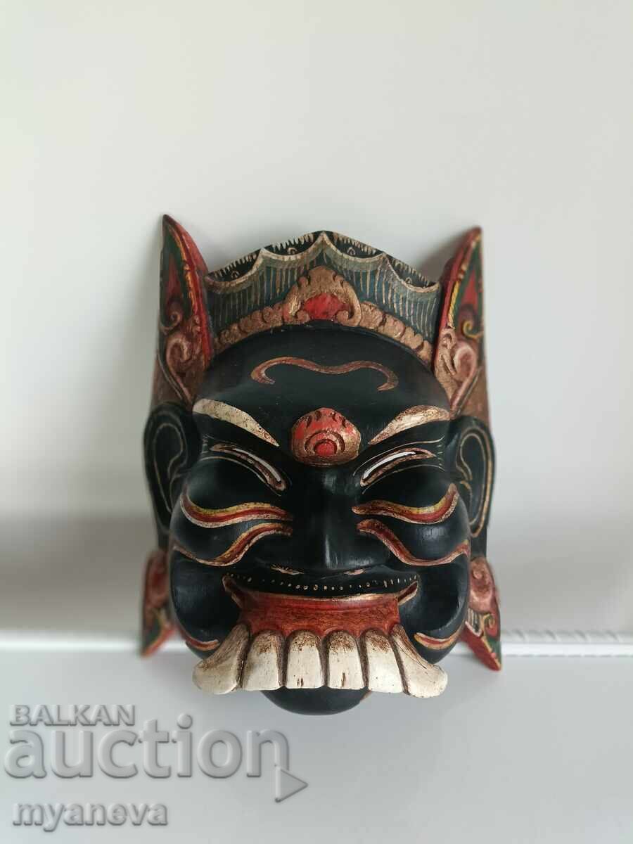 Маска от Индонезия,митично същество ,което гони злите духове