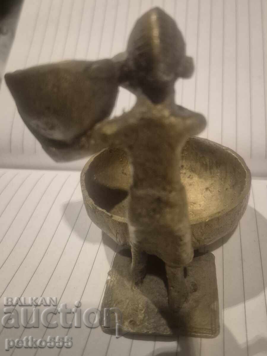 Auction  BRONZE FIGURINE ASHTRAY