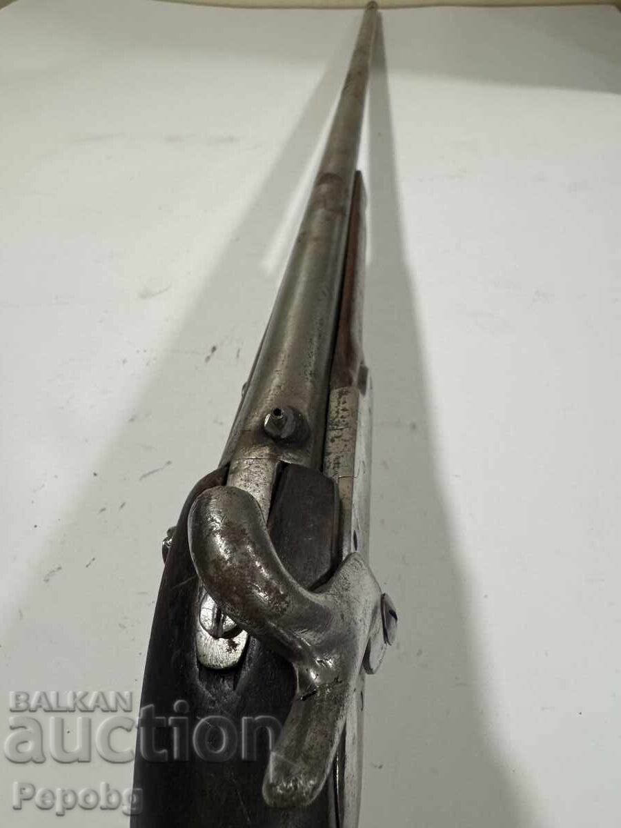 Delivery of Old single-barrel shotgun