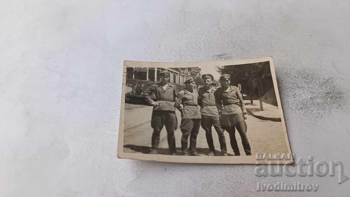 Снимка София Войници на площад Света Неделя