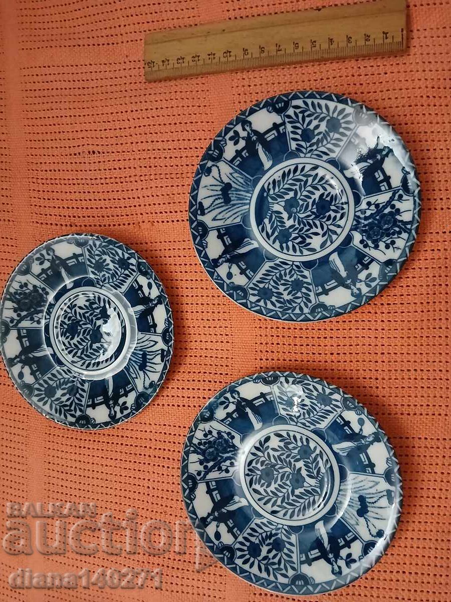 3 красиви порцеланови чинийки