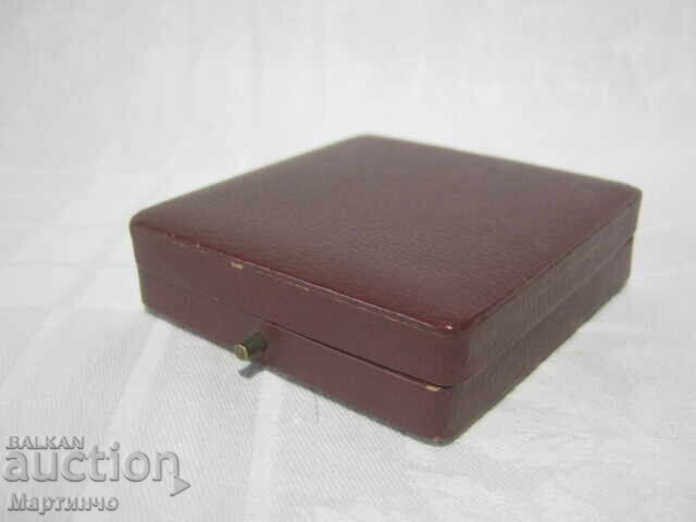 Placă Medalie Porțelan Meissen Școală Dresda Semne Masonice cu preț € 39.99 | 78.21 BGN