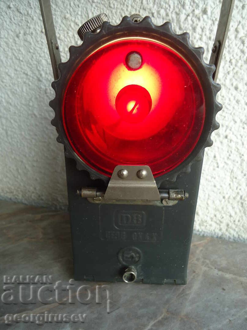 Veche lanternă de semnalizare - 5 Veche lanternă de semnalizare - 5