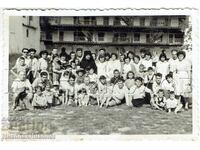 1963 ΠΑΛΙΑ ΦΩΤΟΓΡΑΦΙΑ ΚΑΤΑΣΚΗΝΩΣΗ ΠΑΙΔΩΝ ΣΤΟ ΜΟΝΑΣΤΗΡΙ ΤΟΥ ΙΕΡΕΑ ΠΟΠ ZH493