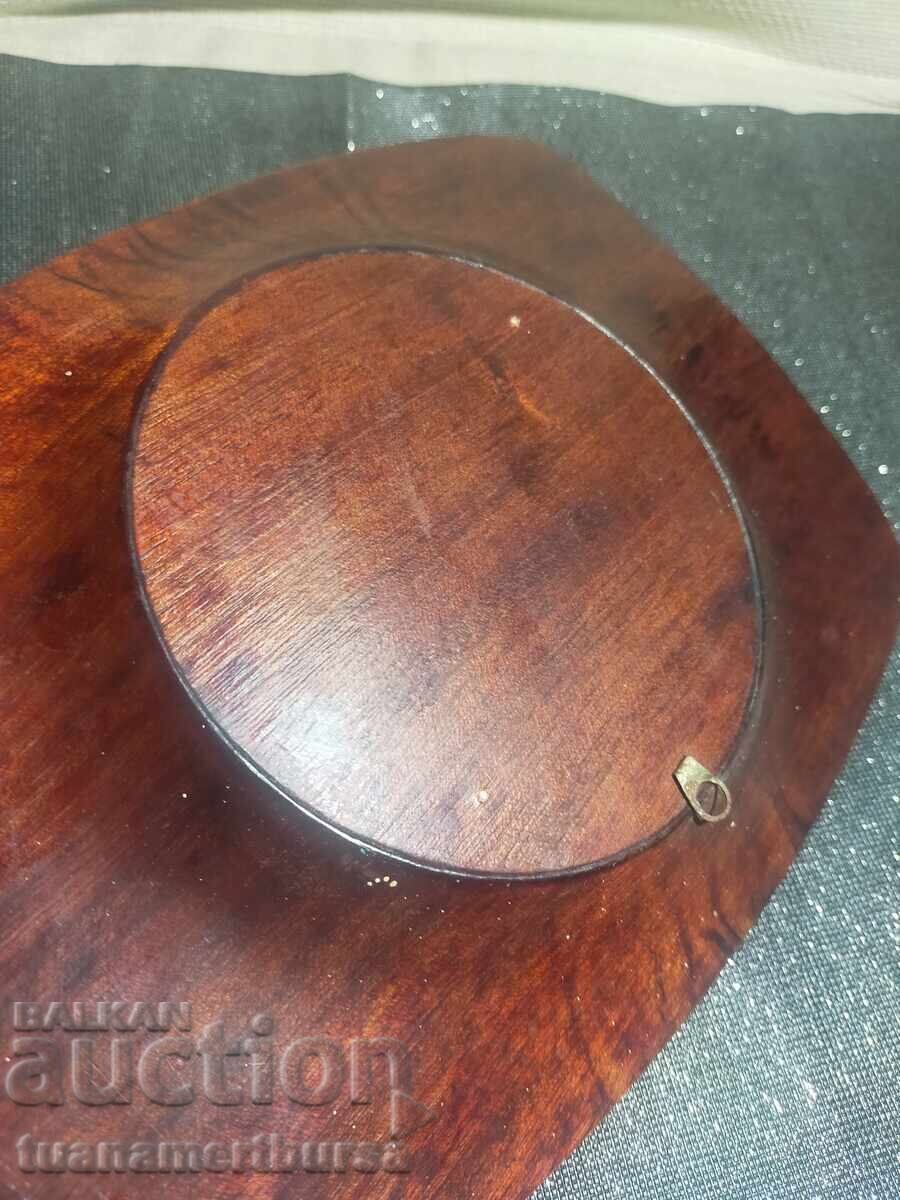 Placă decorativă din lemn și metal cu preț € 15.00 | 29.34 BGN Placă decorativă din lemn și metal cu preț € 15.00 | 29.34 BGN