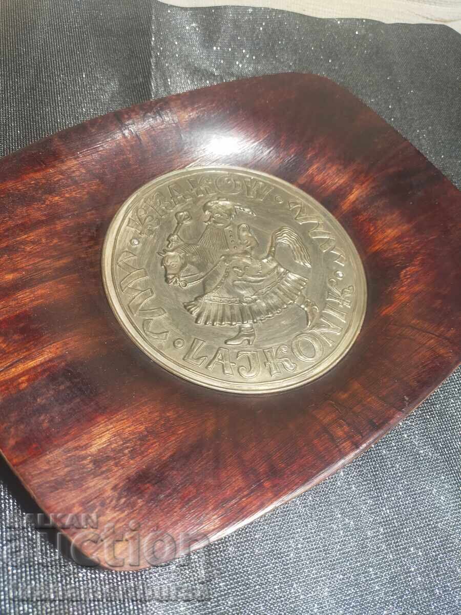 Placă decorativă din lemn și metal Placă decorativă din lemn și metal