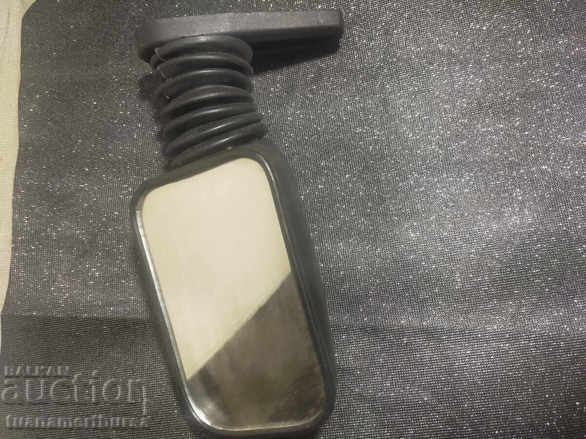 Licitație o oglindă