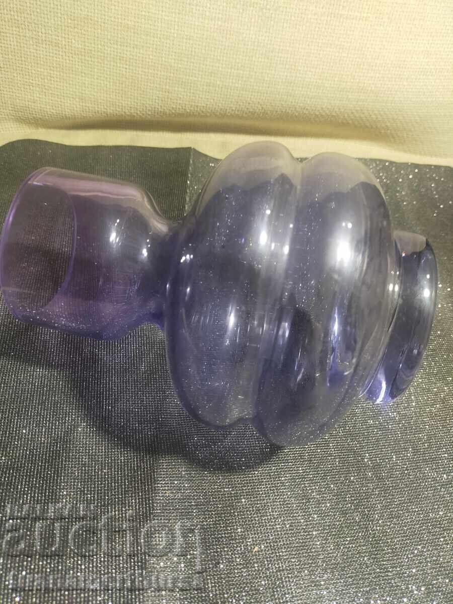 Auction  purple glass vase